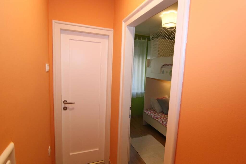 Fast Friend - Cozy Apartment In The Center With Private Garage Rijeka Exterior foto